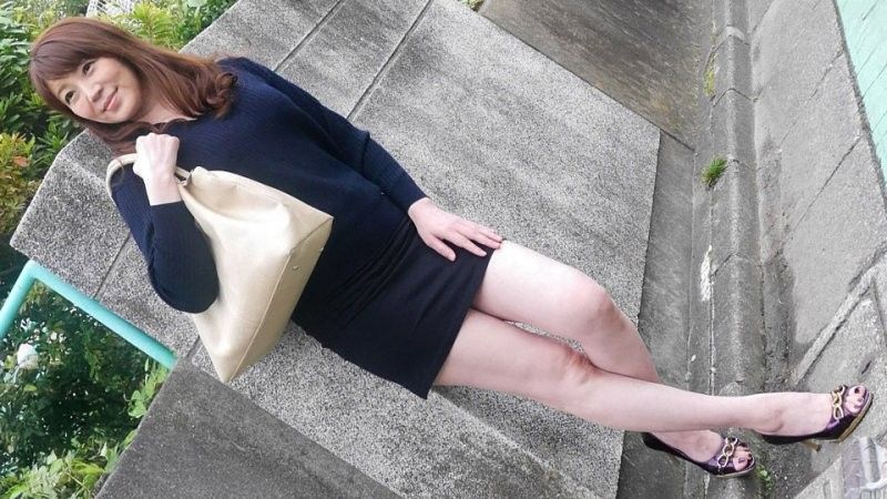 ミニスカ美脚美熟女をナンパ中出し２連発！ 沢木りりか